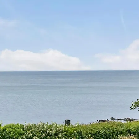 3 Bedroom Beautiful In Apartment