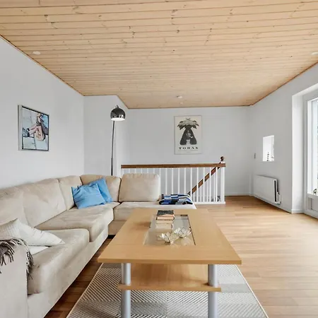 3 Bedroom Beautiful In * Allinge-Sandvig