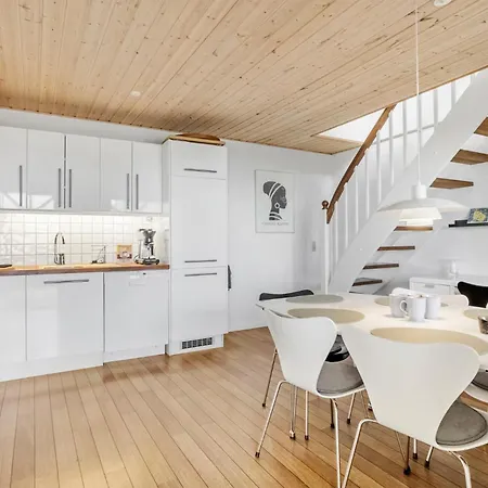 3 Bedroom Beautiful In Appartement *
