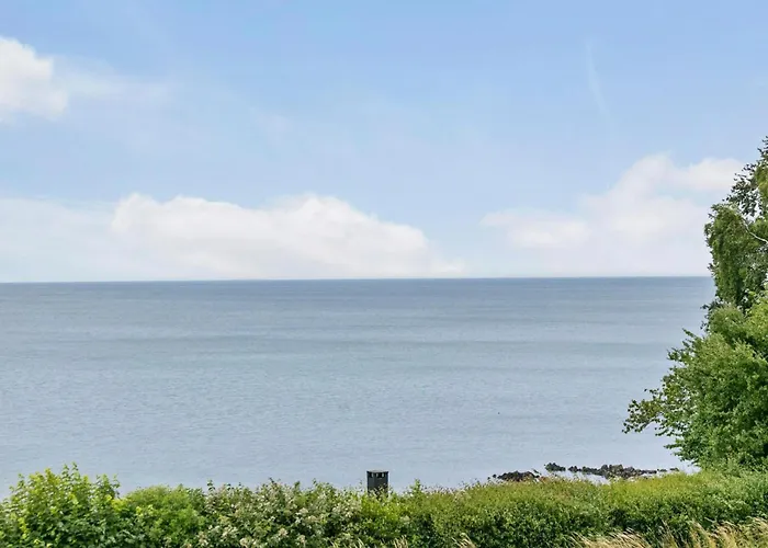 3 Bedroom Beautiful In Apartament