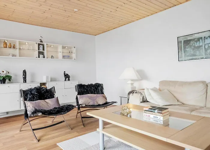 3 Bedroom Beautiful In Apartament *