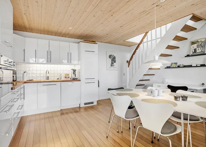 3 Bedroom Beautiful In Appartement *